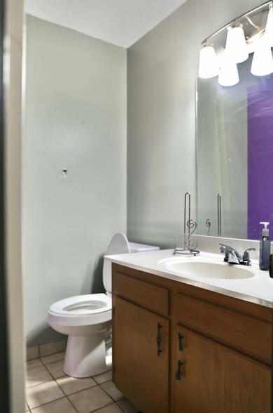 More Photos Of 126 S Pine St, Ponca City Warehouse For Sale