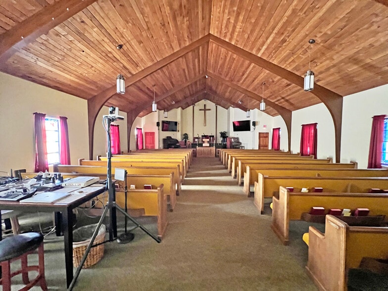 More Photos Of 600 S Grove St, Eustis Religious Facility For Sale