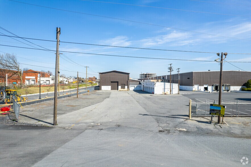 More Photos Of 1 Pump Pl, Allentown Warehouse For Lease