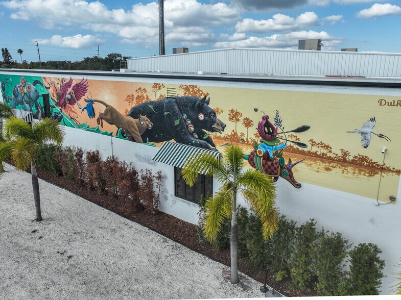 More Photos Of 2606 Fairfield Ave S, Saint Petersburg Light Manufacturing For Lease