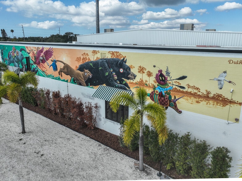 More Photos Of 2606 Fairfield Ave S, Saint Petersburg Light Manufacturing For Lease