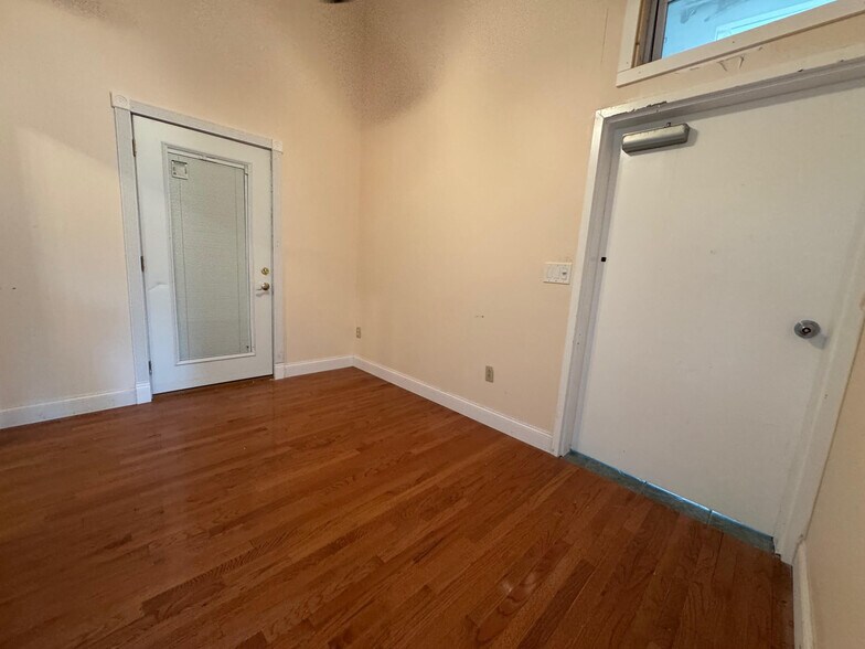 More Photos Of 2430 NY-32, Cornwall Township Showroom For Lease