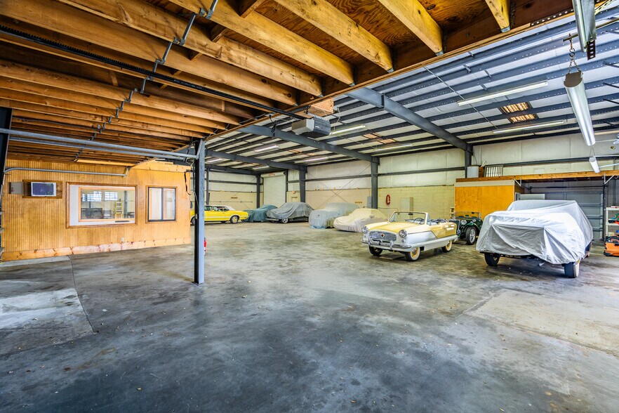 More Photos Of 925 13th Ln, Vero Beach Warehouse For Sale