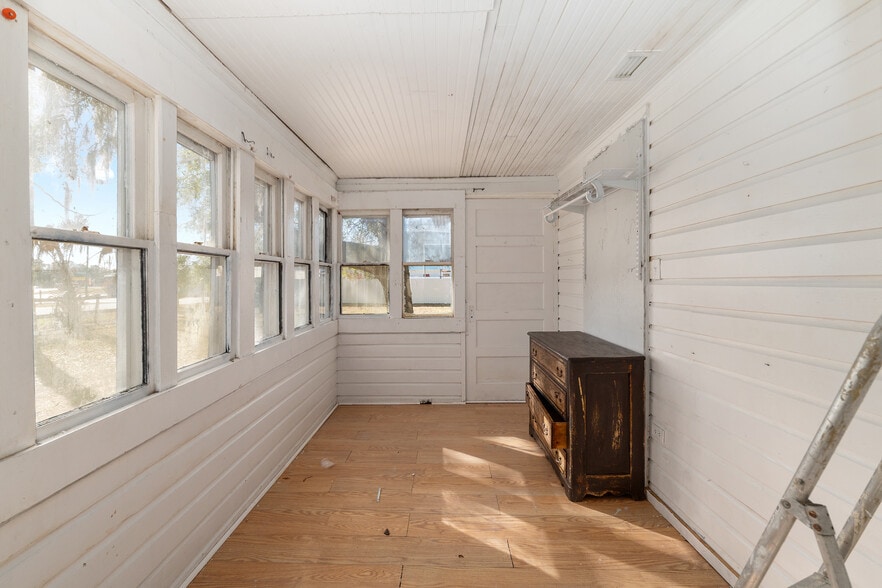 More Photos Of 1007 25th St, Ocala General Retail For Sale