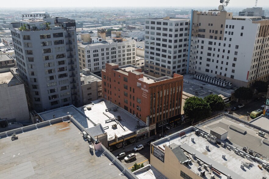 More Photos Of 818 S Los Angeles St, Los Angeles General Retail For Sale