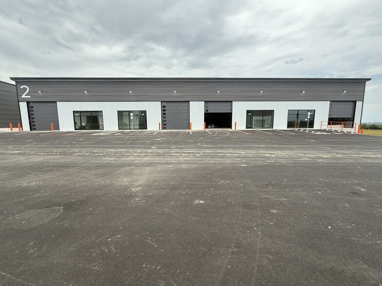 More Photos Of 6420 FM 1102, New Braunfels Unknown For Lease