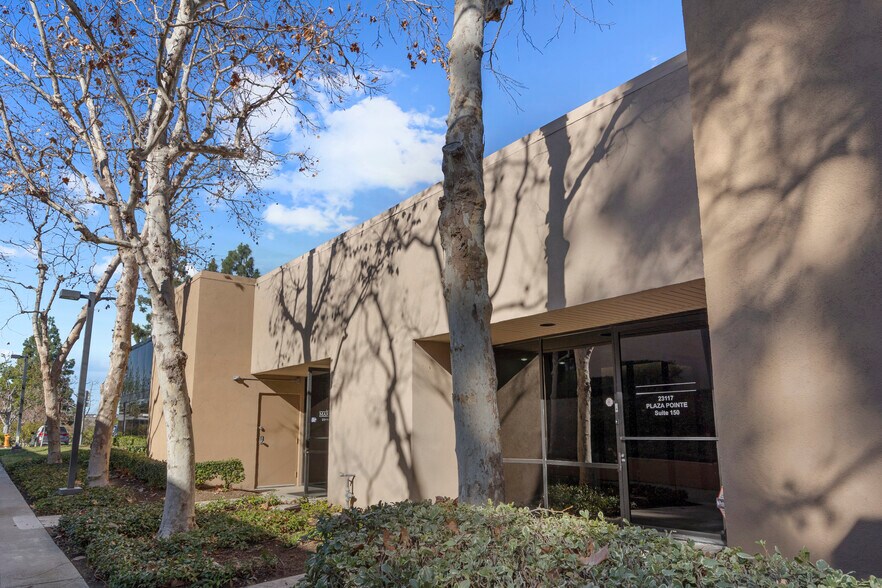 More Photos Of 23117 Plaza Pointe Dr, Laguna Hills Office For Lease