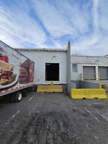 More Photos Of 100 Business St, Hyde Park Unknown For Lease