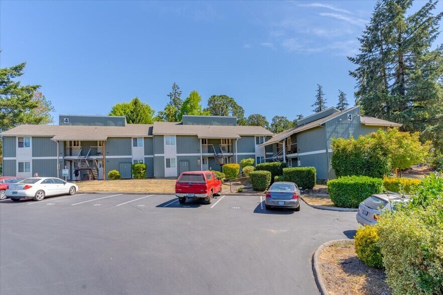 More Photos Of 2048 NE Highway 99W, McMinnville Apartments For Sale