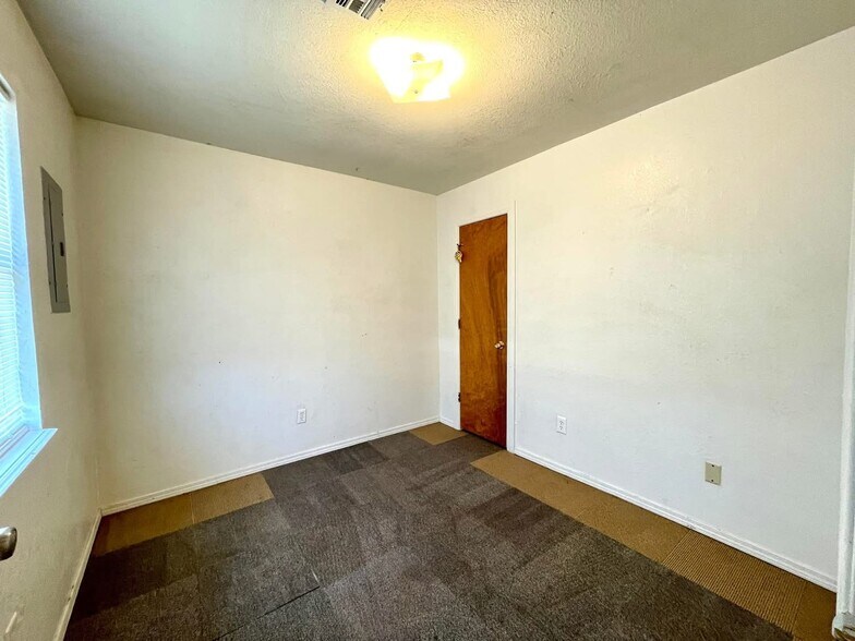 More Photos Of 312 S B St, Davis Apartments For Sale