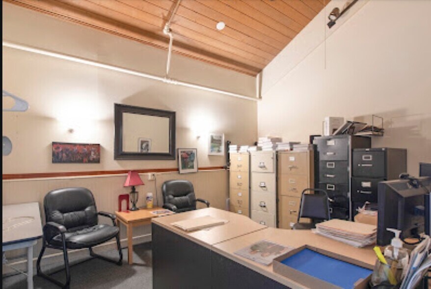 More Photos Of 3808 N Tamiami Trl, Sarasota Medical For Sale