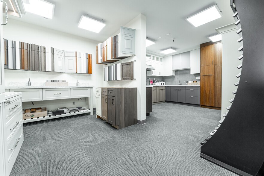 More Photos Of 1435-1475 Huntington Ave, South San Francisco Showroom For Sale