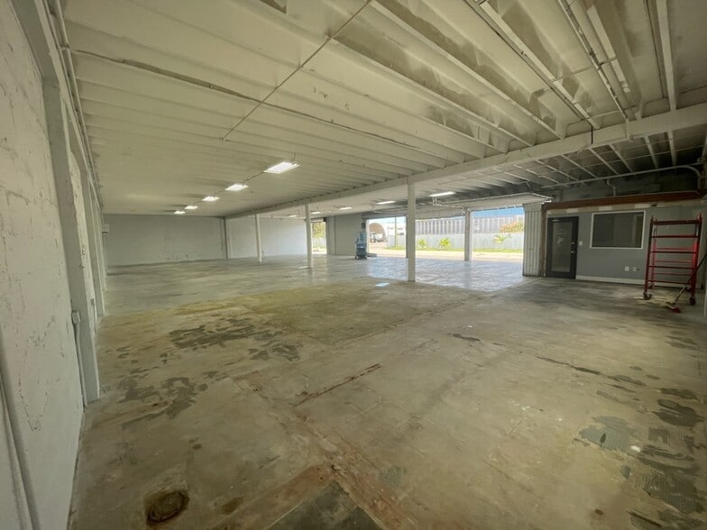 More Photos Of 5731 SW 23rd St, West Park Auto Repair For Lease