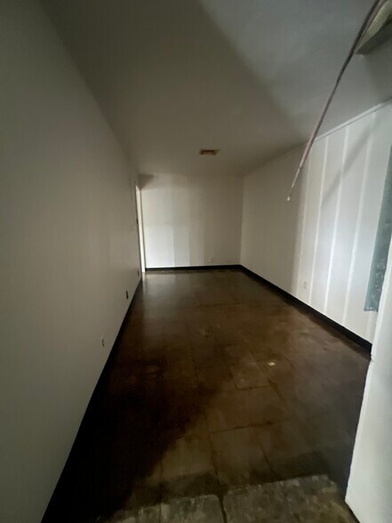 More Photos Of 6600 E Main St, Cushing Flex For Lease