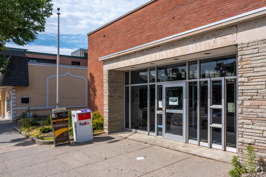 More Photos Of 364 Main St, Beacon General Retail For Lease