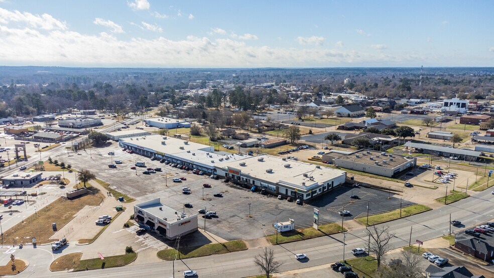 More Photos Of 98-110 Midtown Dr, Kilgore Unknown For Lease