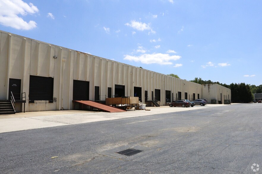 More Photos Of 5360 Snapfinger Woods Dr, Decatur Distribution For Lease