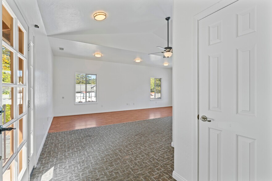 More Photos Of 31961 Hilltop Blvd, Running Springs Loft Creative Space For Sale