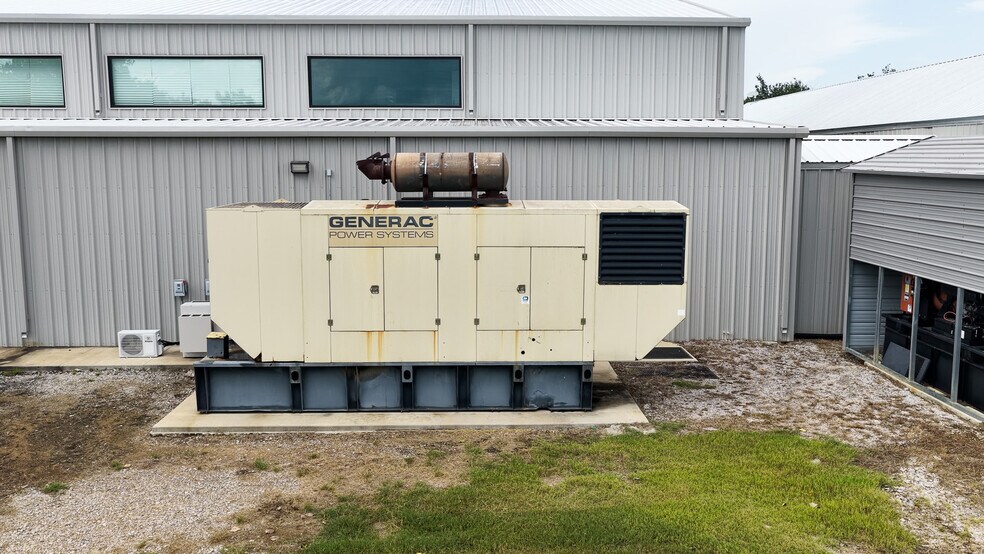 More Photos Of 22900 W Skelly Rd, Haskell Light Manufacturing For Sale