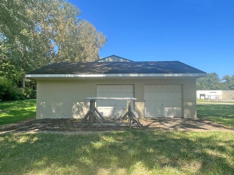 More Photos Of 4300 W Ridge Rd, Erie Manufacturing For Sale