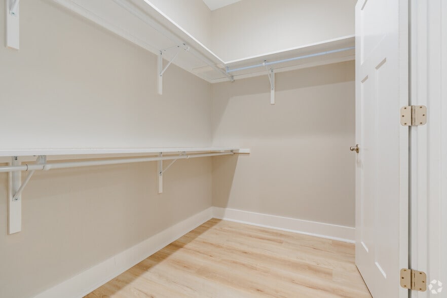 More Photos Of 4808 Old Tyme Court, Evansville Apartments For Sale