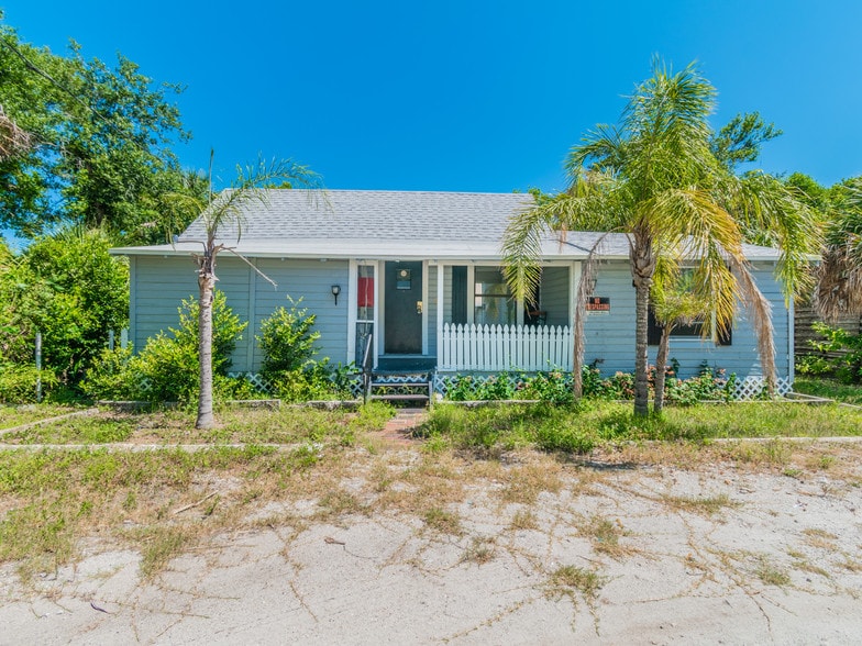 More Photos Of 822 Grand Central St, Clearwater Apartments For Sale