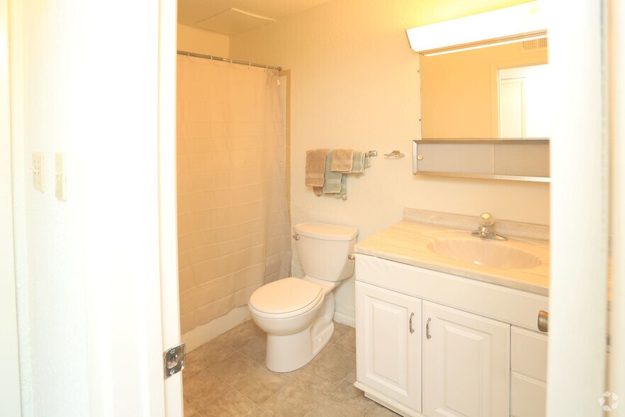 More Photos Of 1811 Lead Ave SE, Albuquerque Apartments For Sale