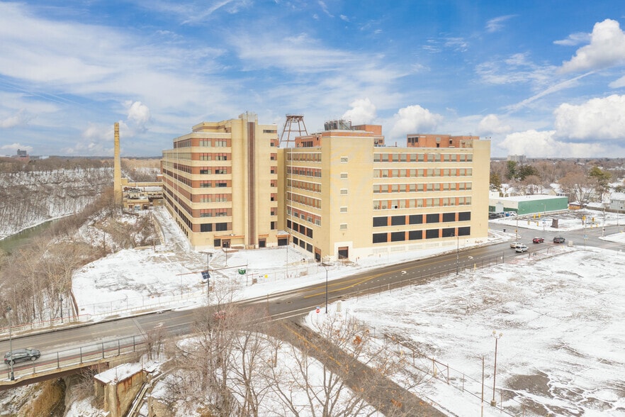 Primary Photo Of 1405-1447 Saint Paul St, Rochester Office For Lease
