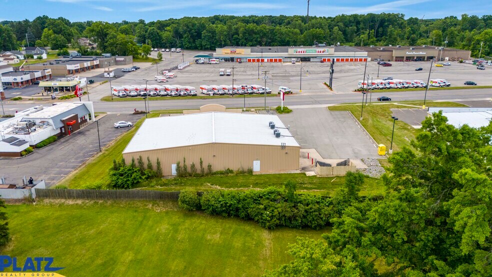 More Photos Of 4450 Mahoning Ave, Youngstown Freestanding For Sale