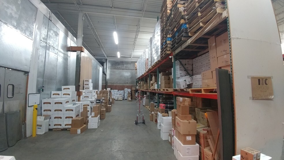 More Photos Of 610 Commercial Ave, Carlstadt Manufacturing For Lease
