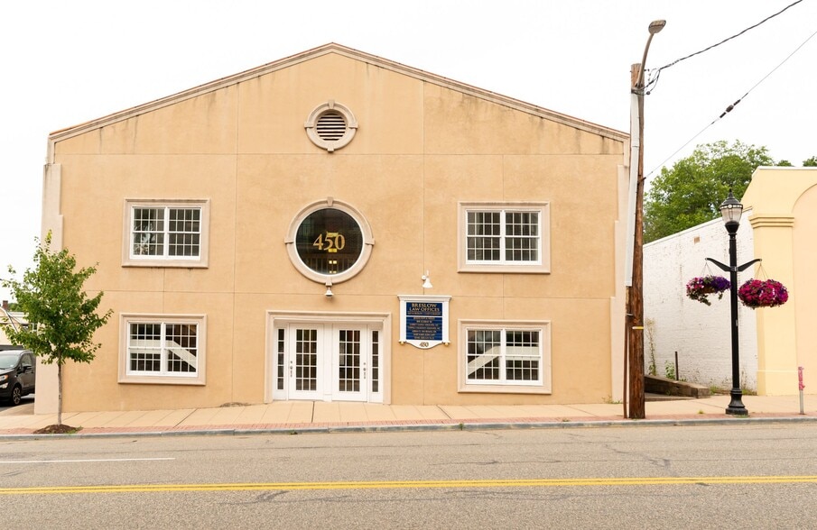 More Photos Of 450 Bloomfield Ave, Verona Medical For Lease