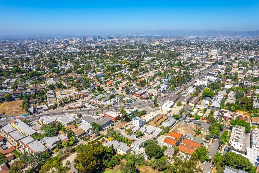 More Photos Of 1303 Lilac Terrace, Los Angeles Apartments For Sale