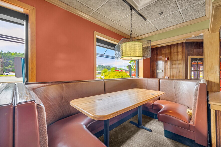 More Photos Of 1589 Big a Rd, Toccoa Flex For Sale