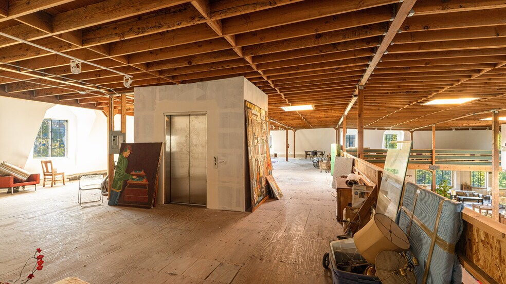 More Photos Of 593-599 Valencia St, San Francisco Storefront Retail Office For Sale