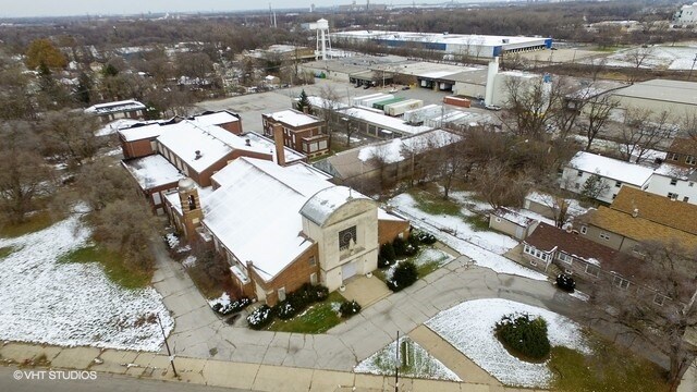 More Photos Of 310 E 137th St, Chicago Self Storage For Sale