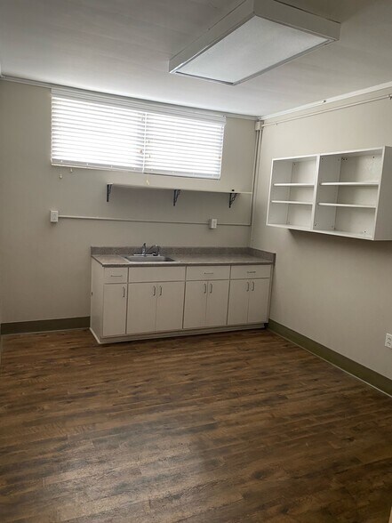 More Photos Of 322 Memorial Dr, Greer Office For Sale