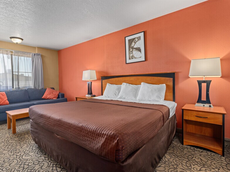 More Photos Of 1208 N Colorado Ave, Brush Hotel For Sale