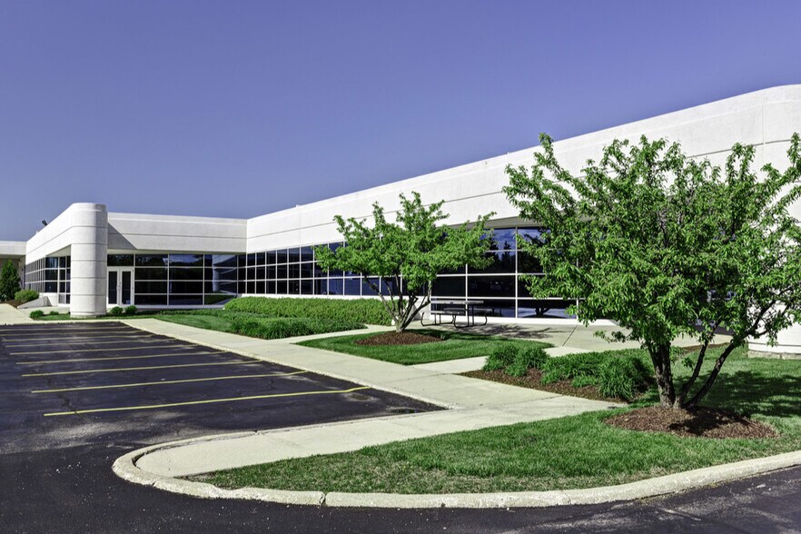 Primary Photo Of 777 Oakmont Ln, Westmont Office For Lease