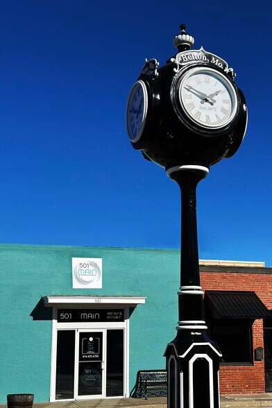 More Photos Of 501 Main St, Belton Storefront For Sale