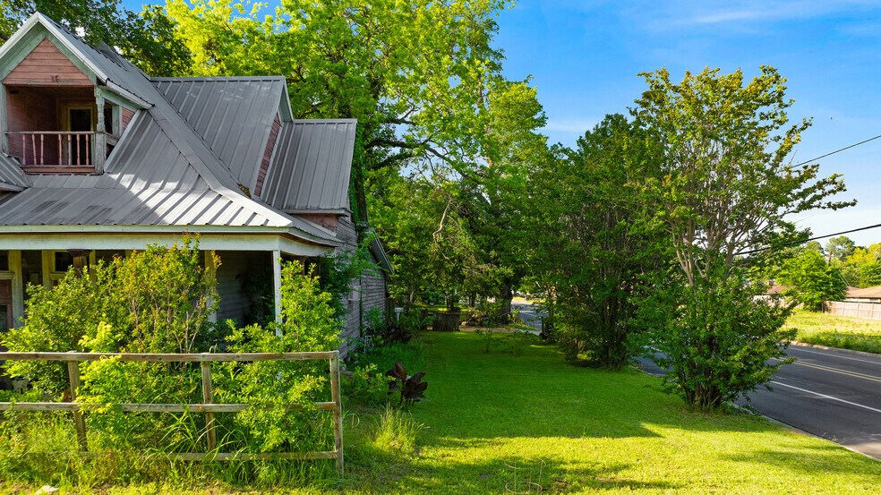 More Photos Of 1975 E Cherry St, Paris Land For Sale