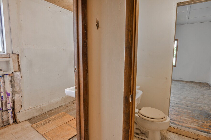 More Photos Of 512 San Juan St, Trinidad Flex For Sale