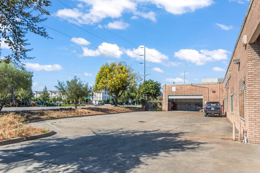 More Photos Of 300 Sango Ct, Milpitas Auto Repair For Sale