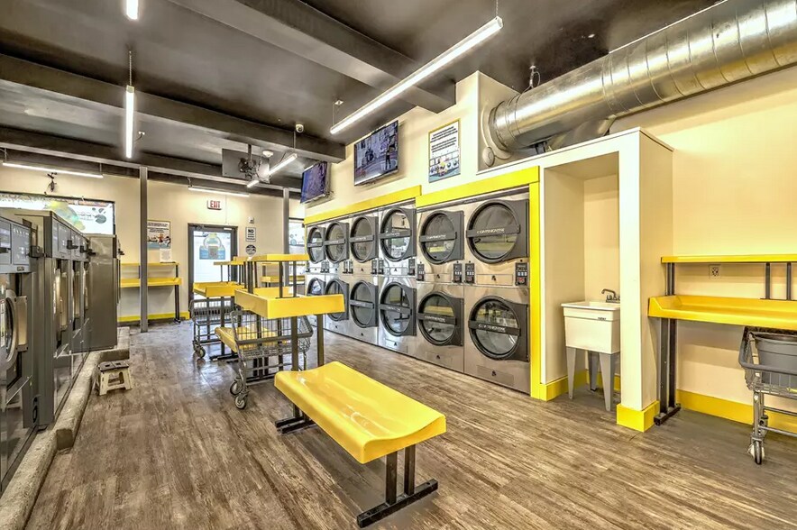 More Photos Of 420-428 Pembroke St, Bridgeport General Retail For Sale