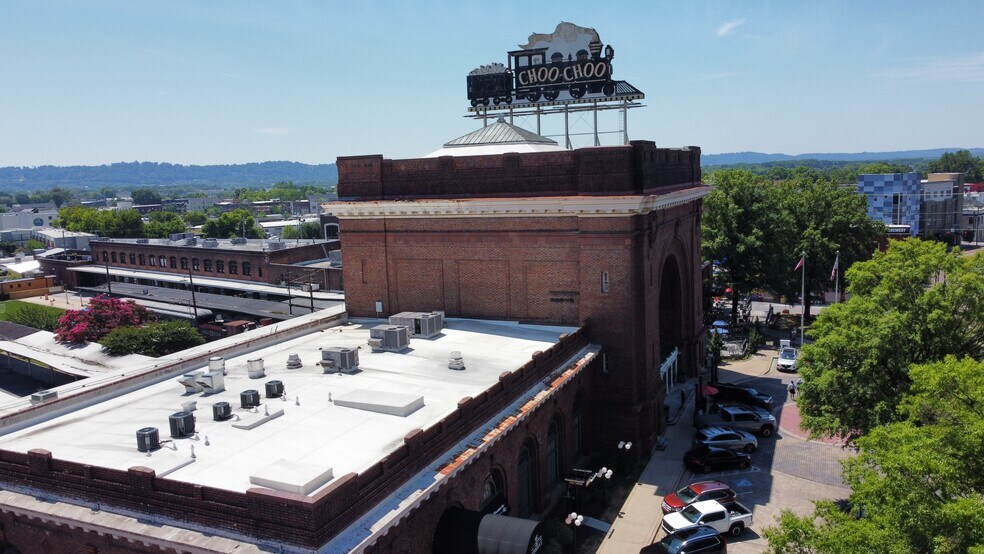 More Photos Of 1400 Market St, Chattanooga Storefront For Lease