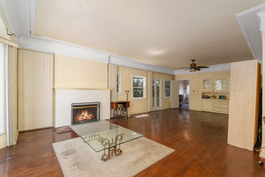 More Photos Of 4458 Maplewood Ave, Los Angeles Multifamily For Sale