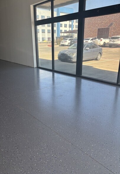 More Photos Of 901 E Harwood Rd, Euless Storefront Retail Office For Lease