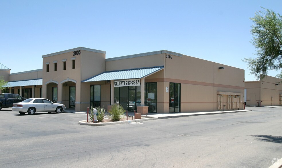 More Photos Of 2005 W Ruthrauff Rd, Tucson Showroom For Lease