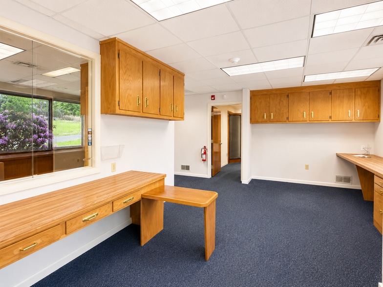 More Photos Of 6 Park Pl, New Britain Medical For Lease