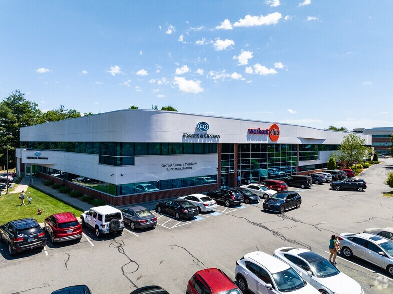 More Photos Of 16 Pelham Rd, Salem Medical For Sale