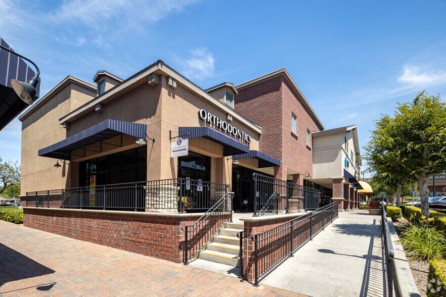 More Photos Of 1935-1943 W Malvern Ave, Fullerton Storefront For Lease